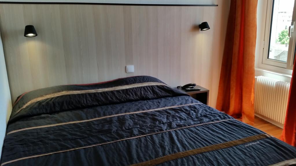Hotel D'Alsace 빌뢰르반 객실 사진